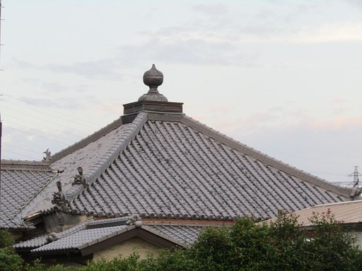 一耕人　屋根から転げ落ちればいいのに