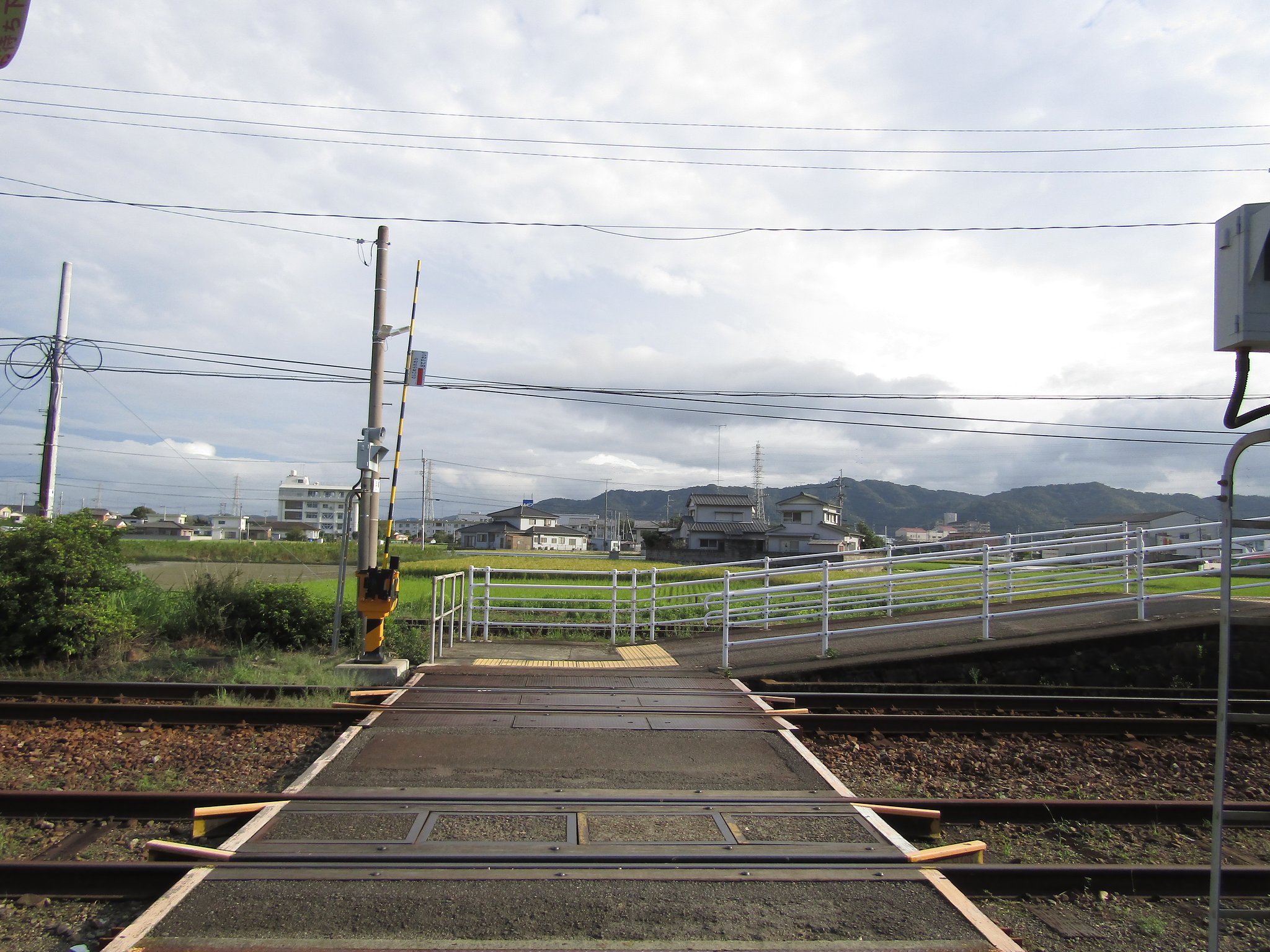 無人駅の光景です　青空がいいですね