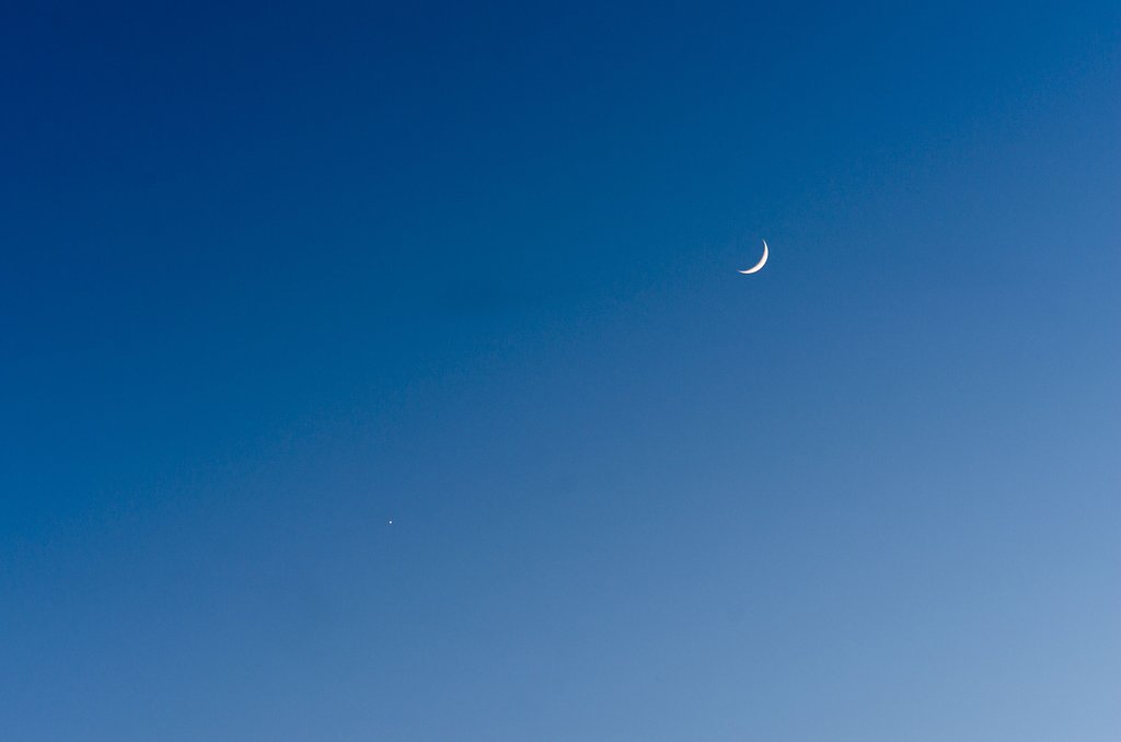 月と星。