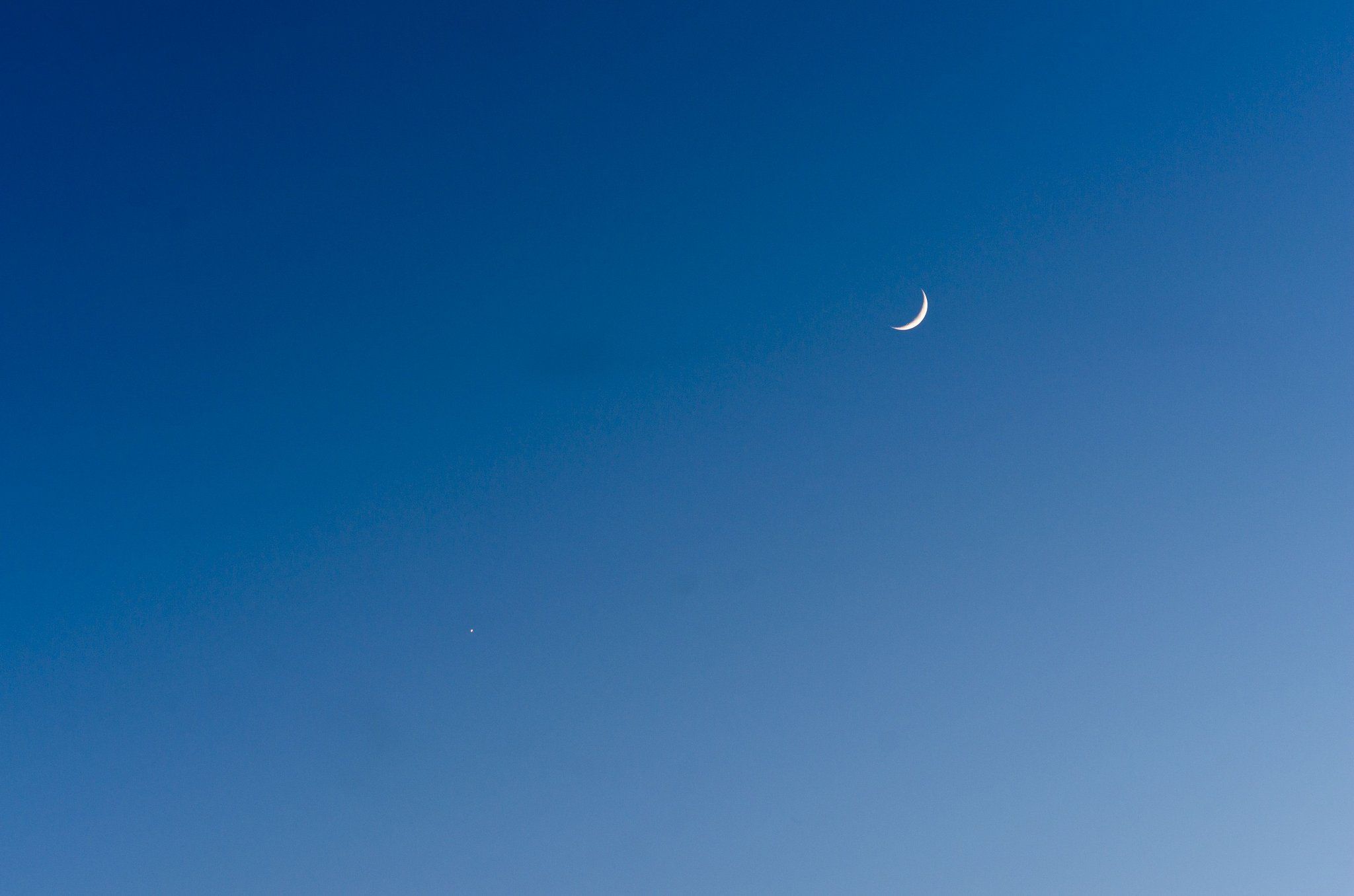 月と星。