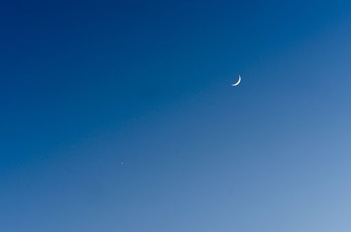 月と星。