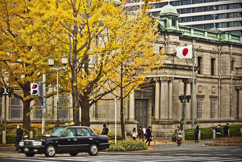 御堂筋、日本銀行の銀杏景色（HDR）