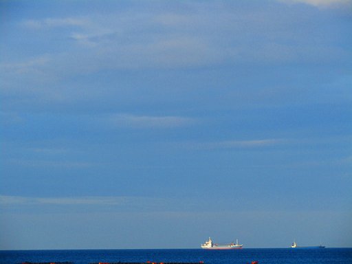 海　山　船　瀬戸内海の大海です