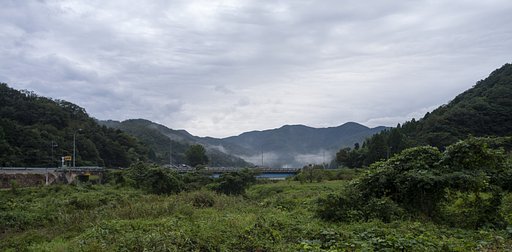 曇りの朝空