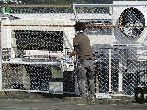網の塗り替えは難しい