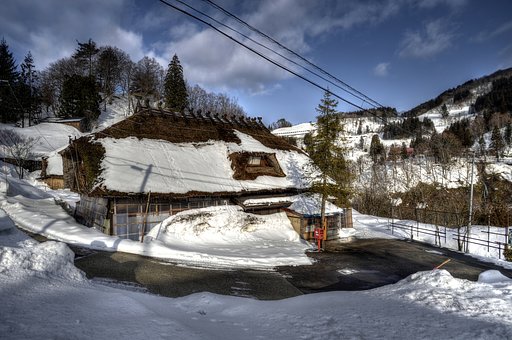 田麦俣の多層民家