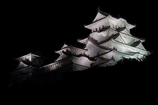 夜の大天守