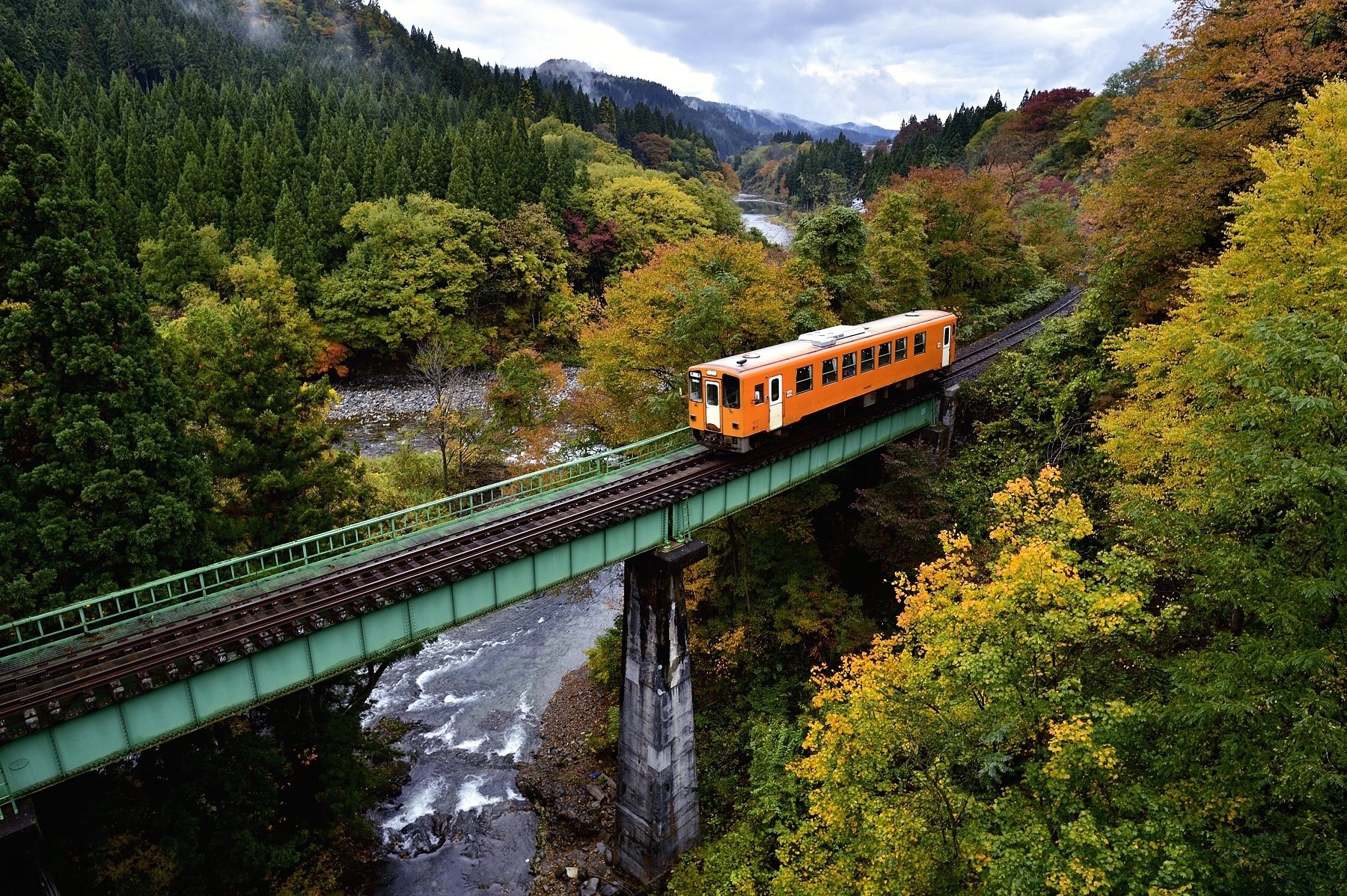 秋田内陸鉄道阿仁秋日横構図