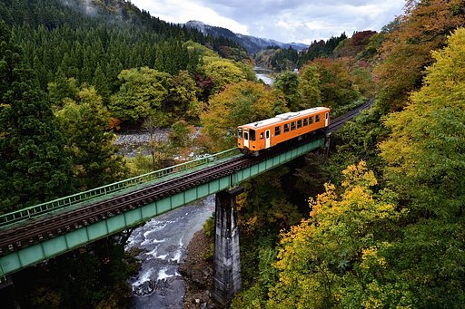秋田内陸鉄道阿仁秋日横構図