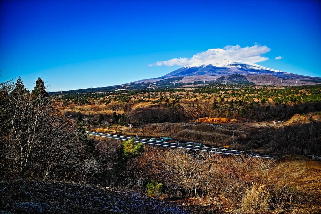 初冬の富士山遠景