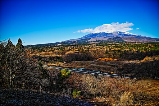 初冬の富士山遠景