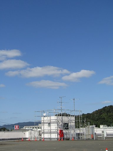 快晴の空に白い☁が面白いです　