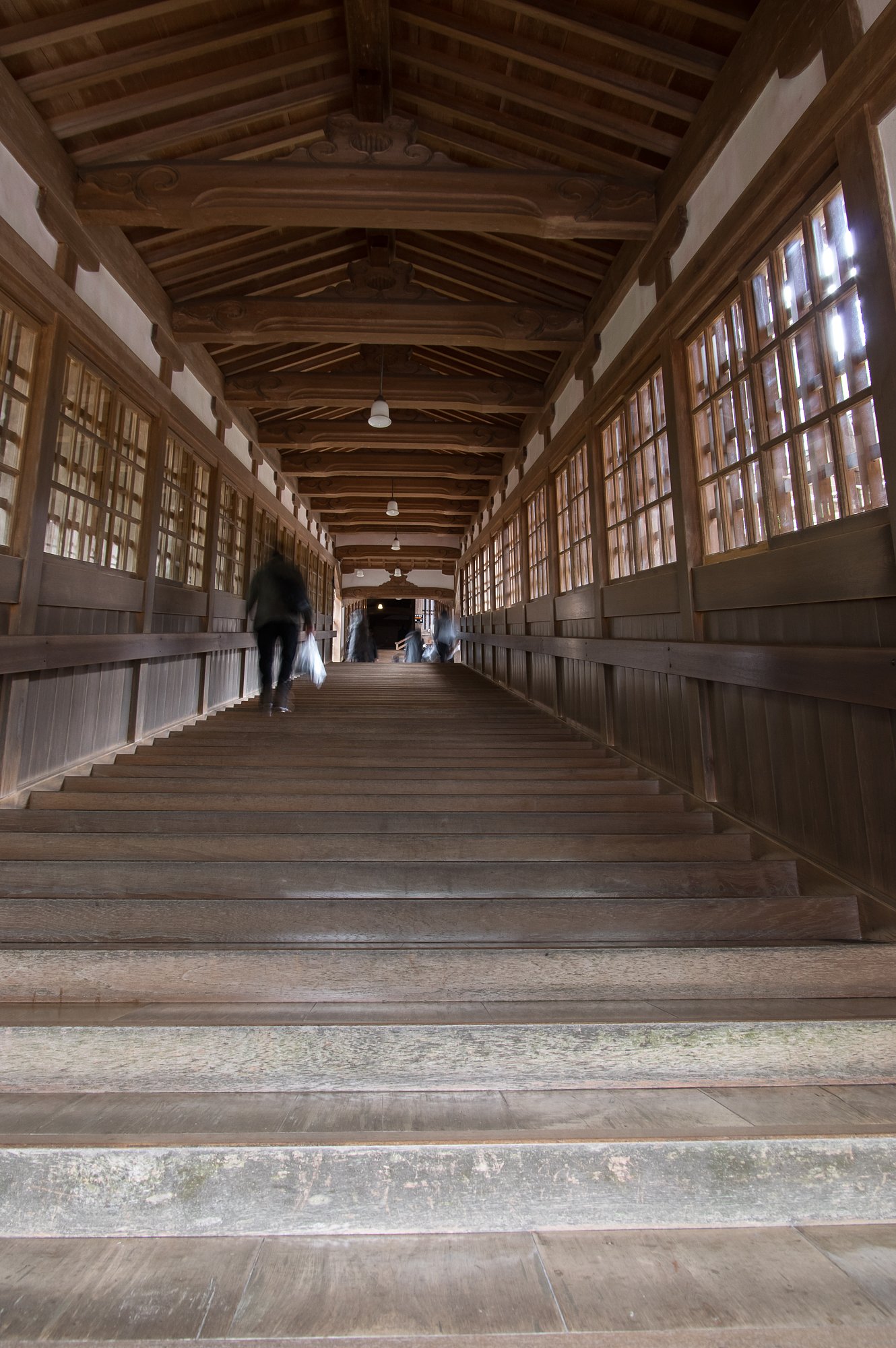 法堂への路