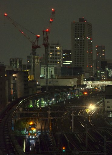 東海道新幹線保線車両と山手線始発電車