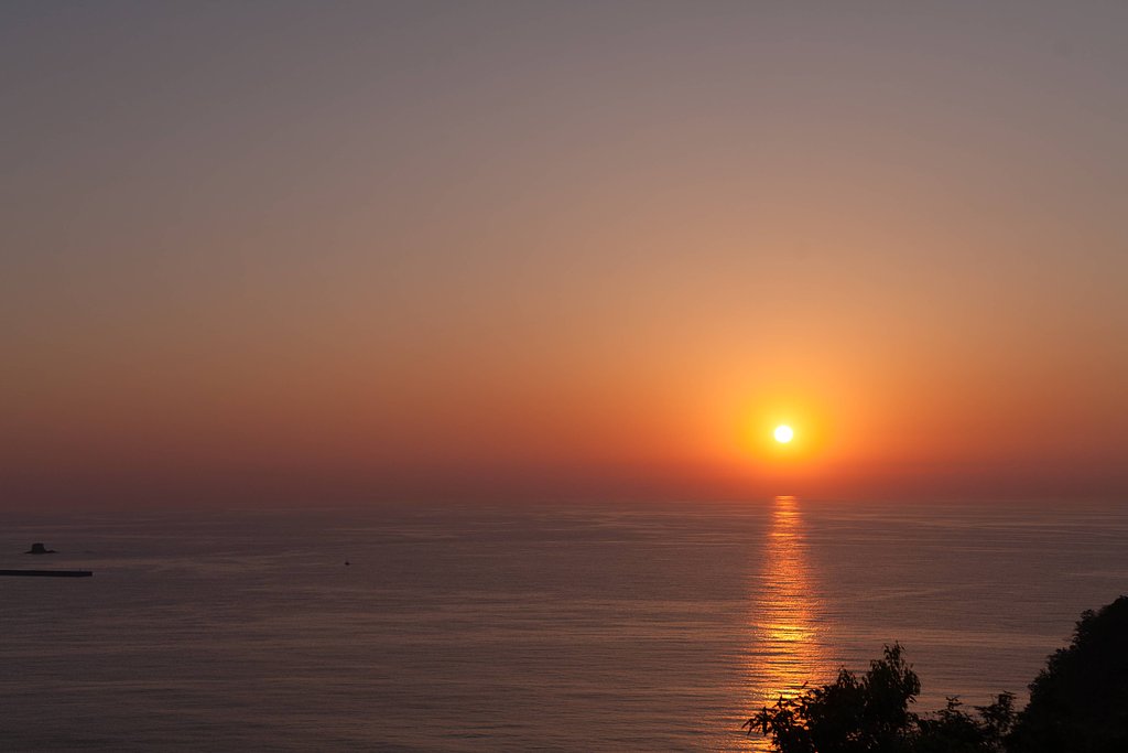 羽尾岬休憩舎からの夕焼け。