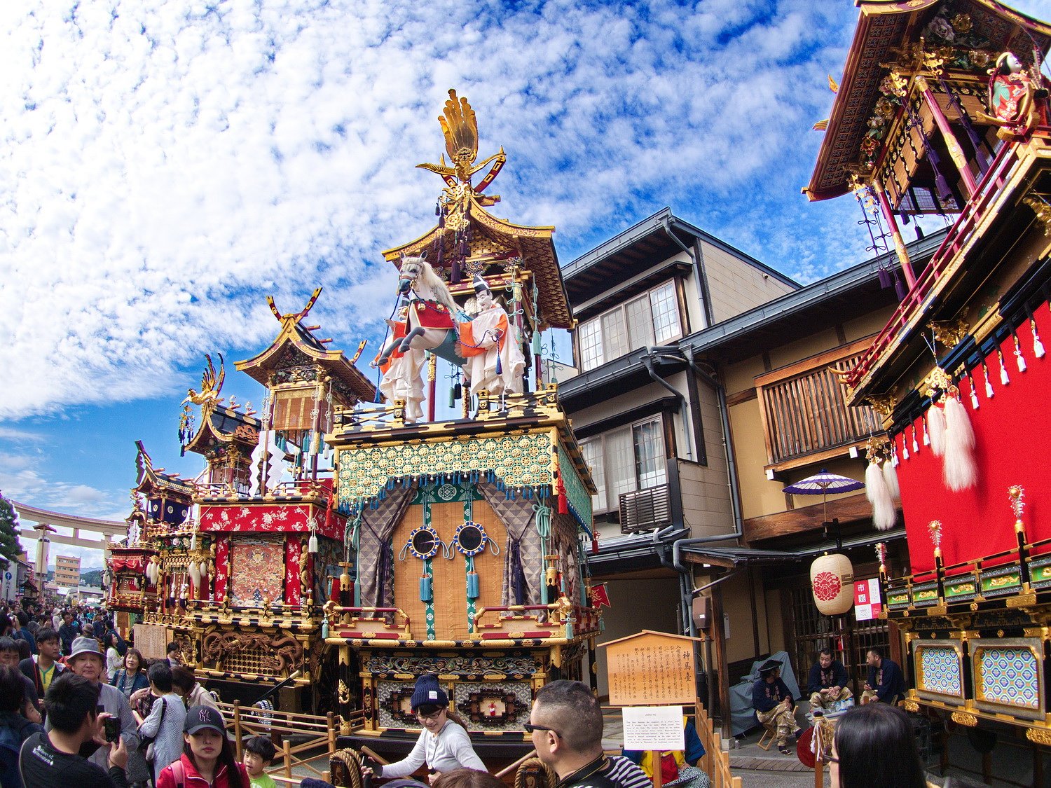 秋の高山祭り