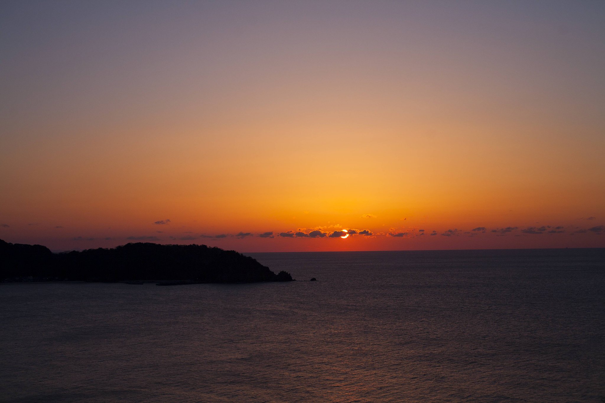 陸上岬からの日本海の夕焼け-2。