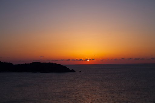陸上岬からの日本海の夕焼け-2。