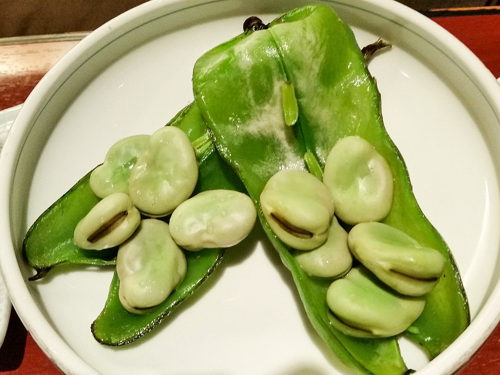 つまみ