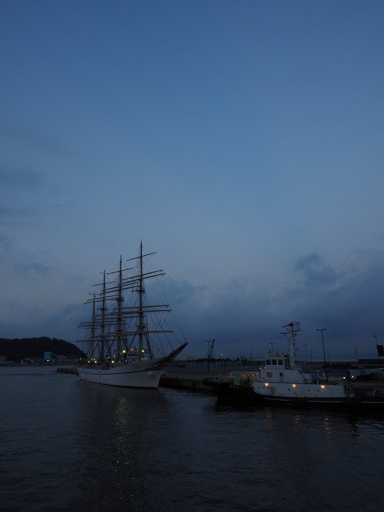 【天】夜の帳が降りてくる