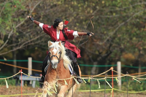【形】馬射戲(マサヒ）