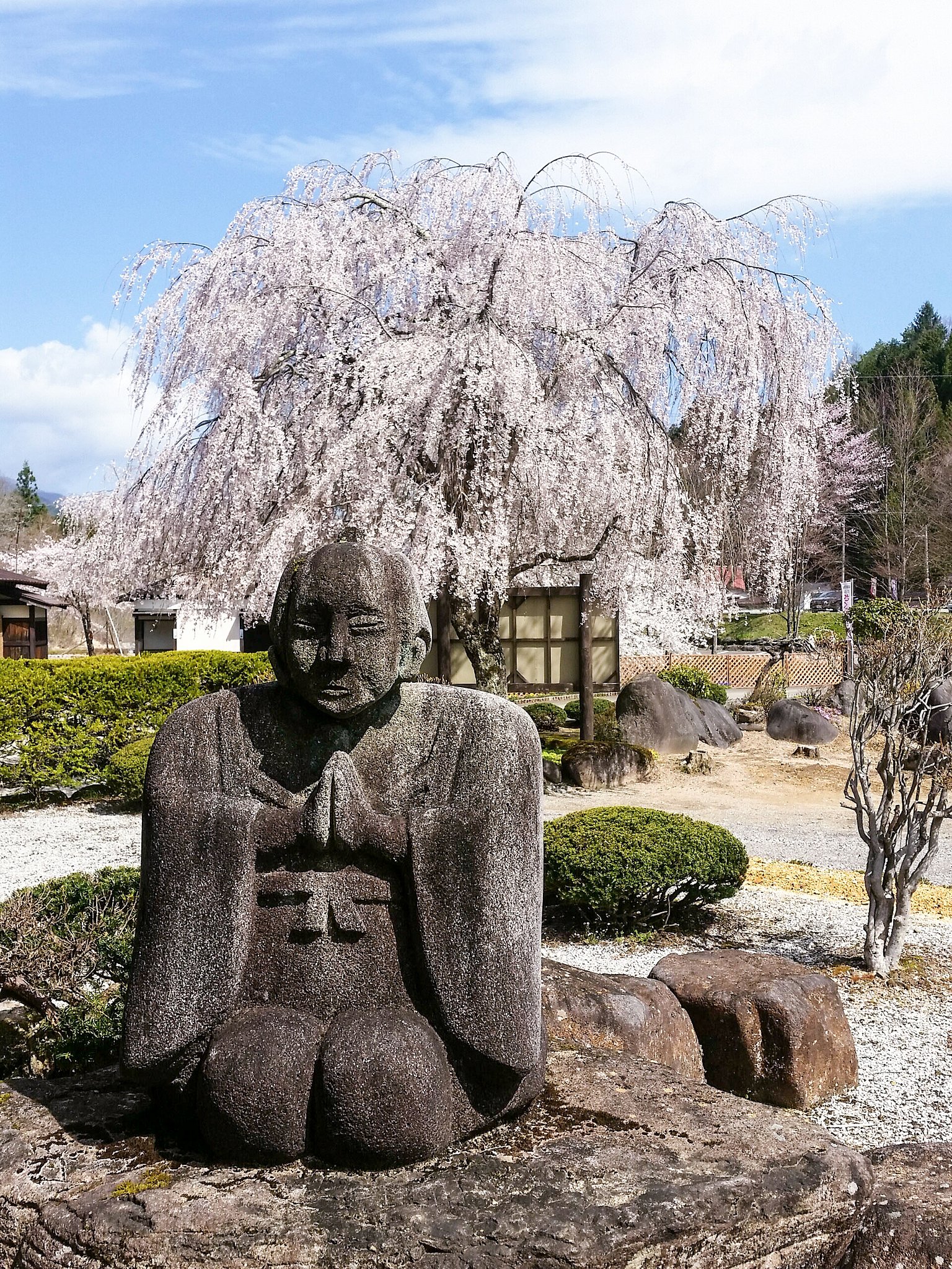 【縦画像】合掌