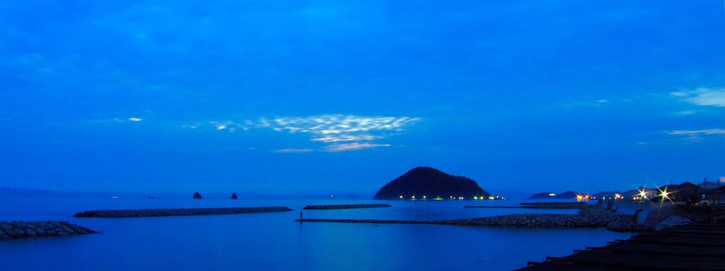 瀬戸の蒼　釣人