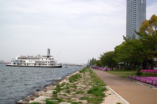 湖畔風景