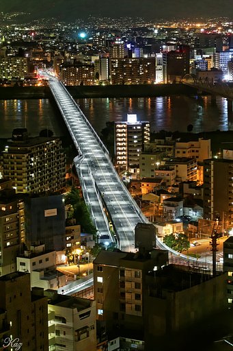 【縦画像】大阪夜景