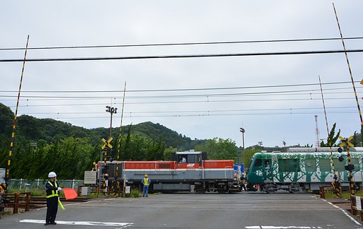 橅編成の新車輸送風景