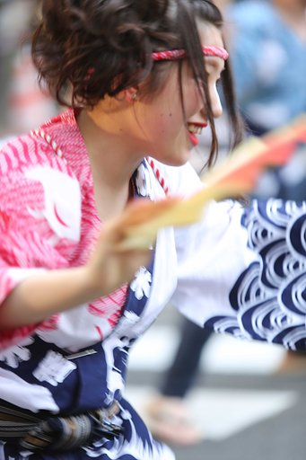 踊れや　踊れ　雀ちゃん