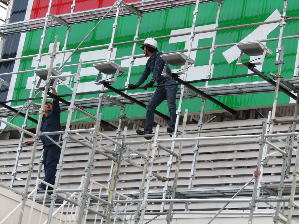 とび職に若い後見人が活躍　頼もしいです
