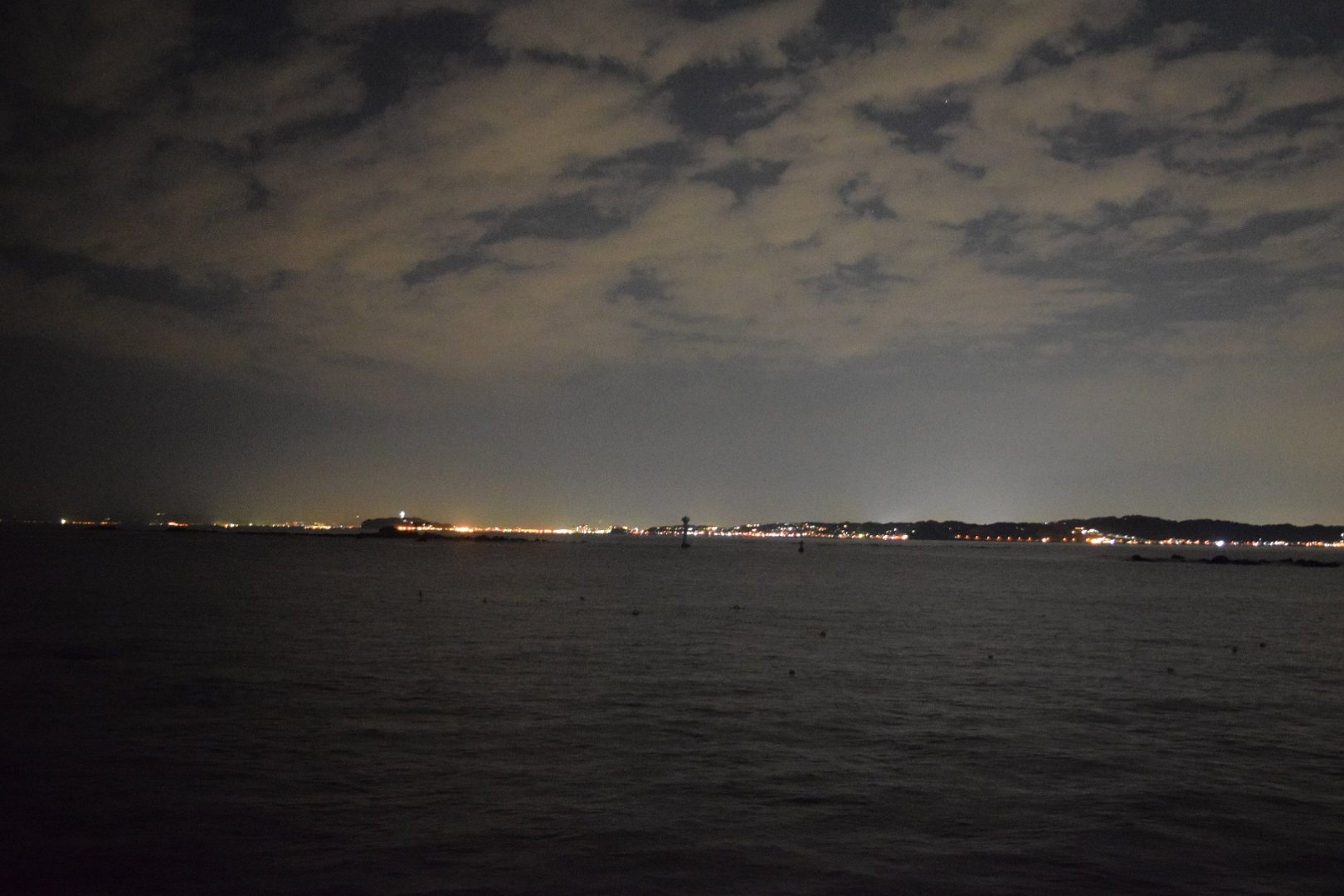 夜の海