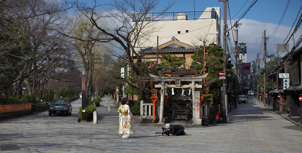 祇園のお稲荷さん前にて