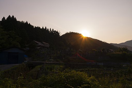 梅雨の朝日の出。