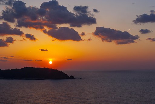 日本海の夕焼け-1。