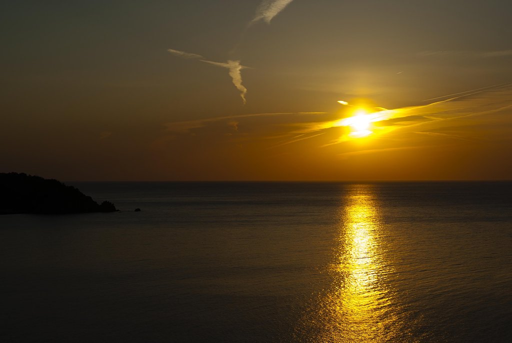 日本海の夕焼け-2。