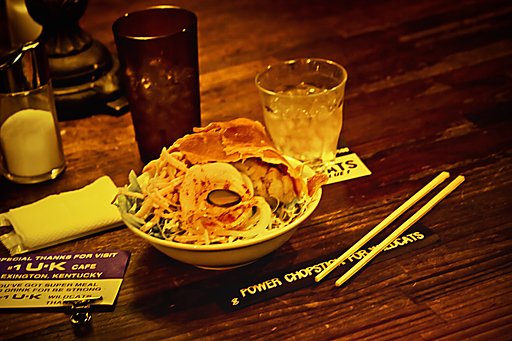 【題】 カフェのサラダ