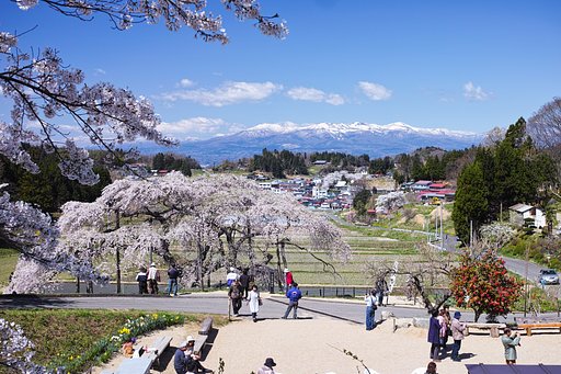 安達太良山を仰ぎ見て