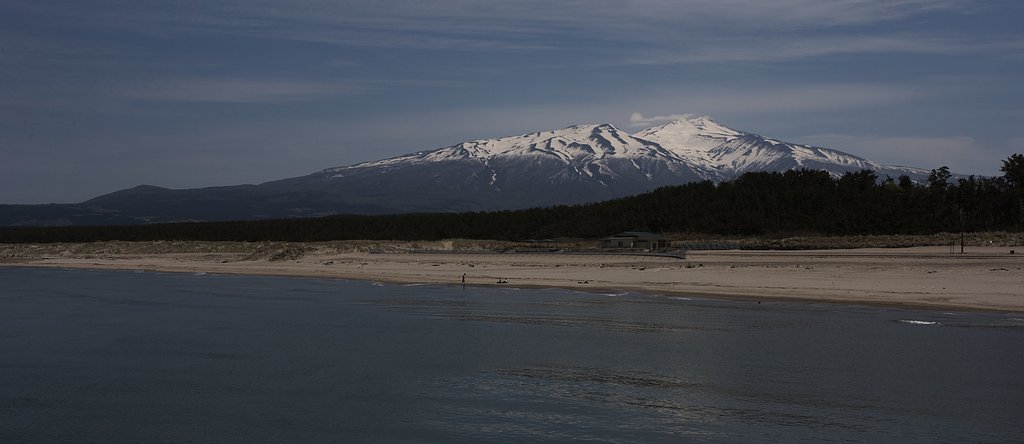 鳥海山遠望