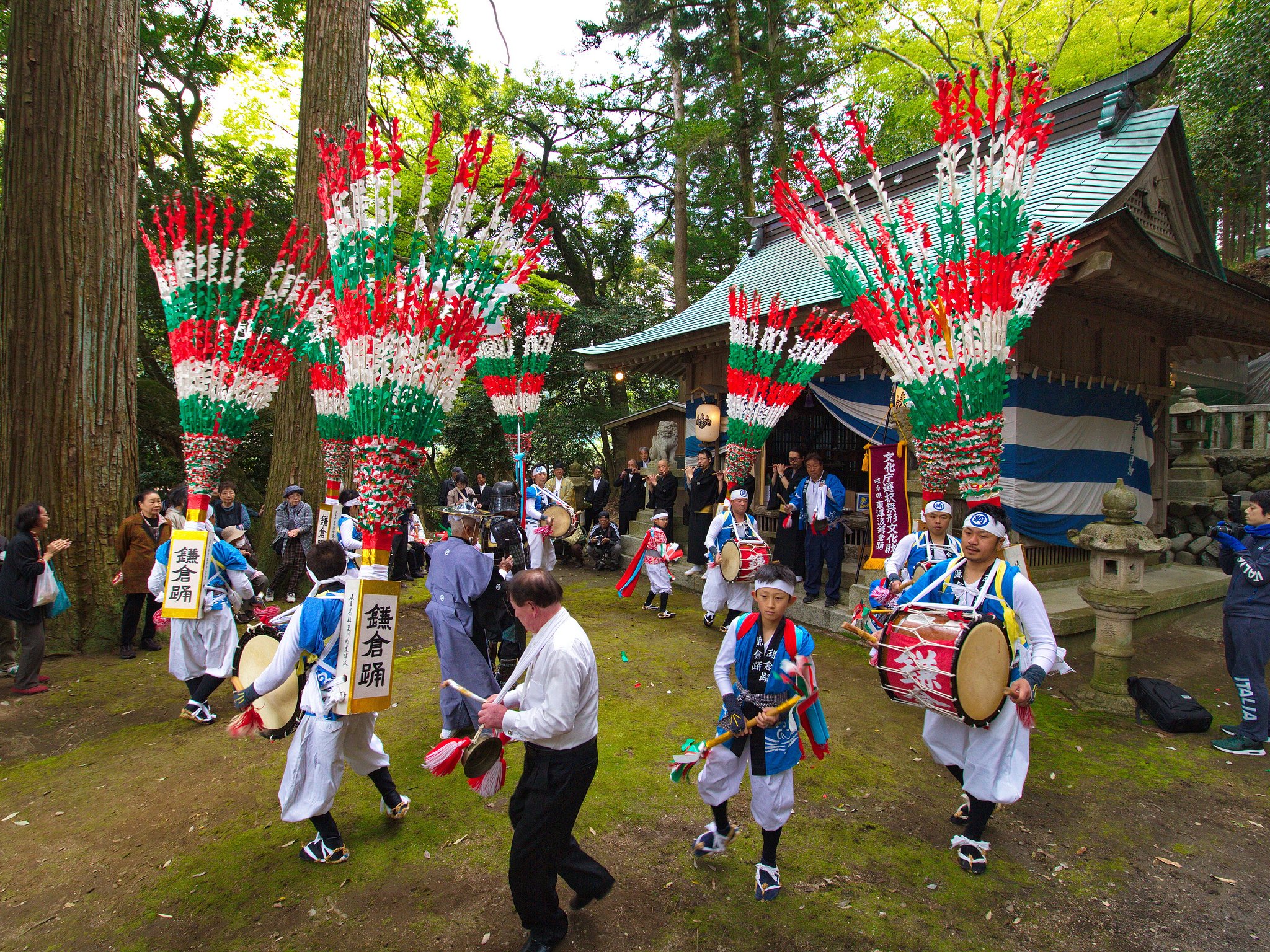 東津汲鎌倉踊(ひがしつくみかまくらおどり）