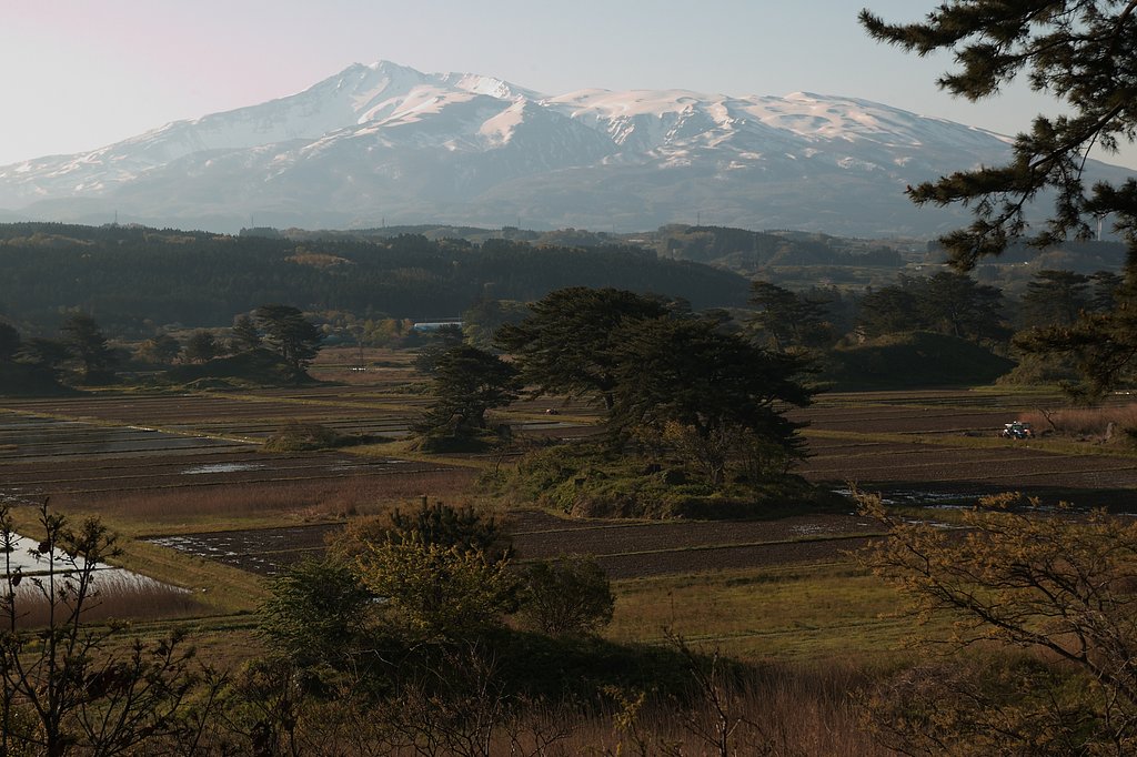 鳥海山遠望