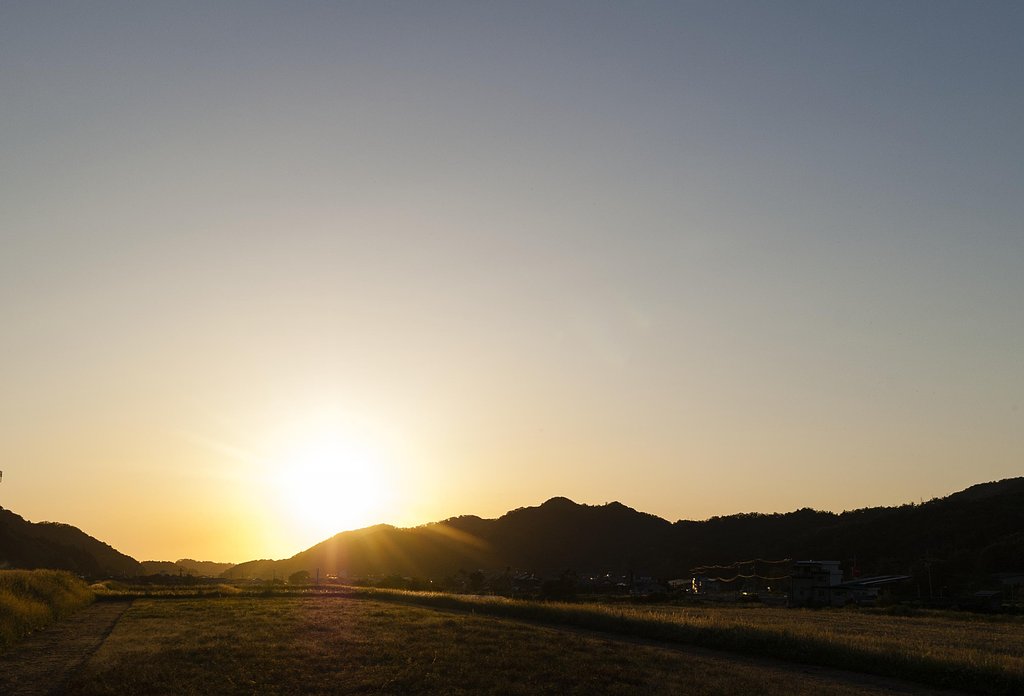雲一つない夕焼けに