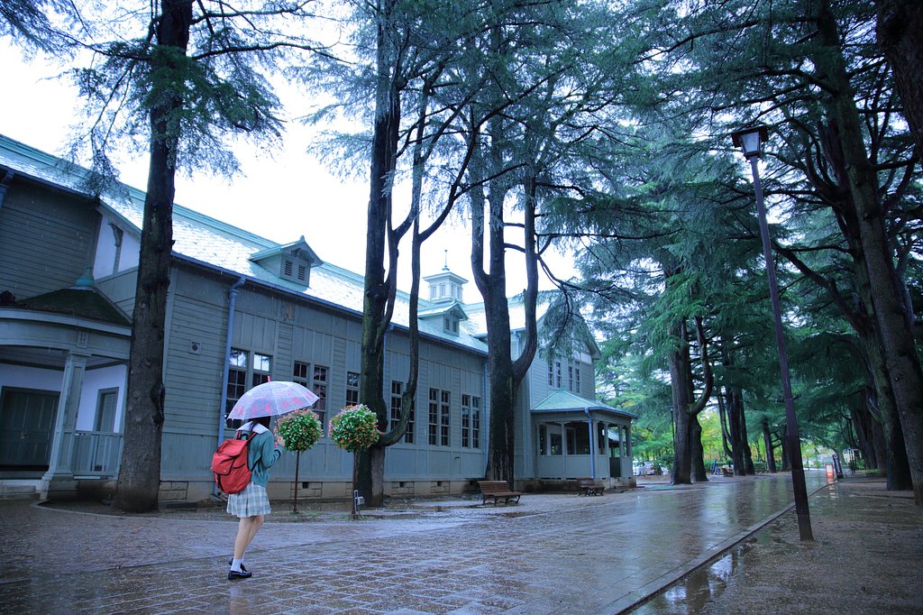 季節は雨音のように