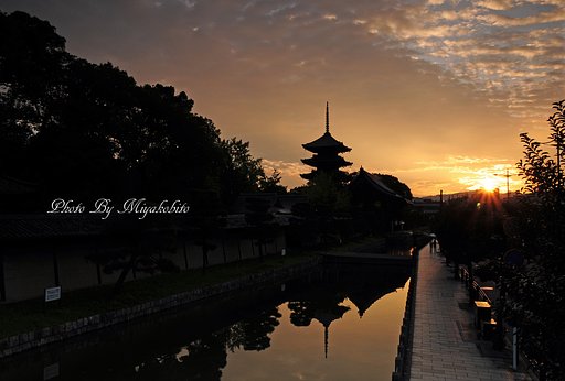 東寺の朝