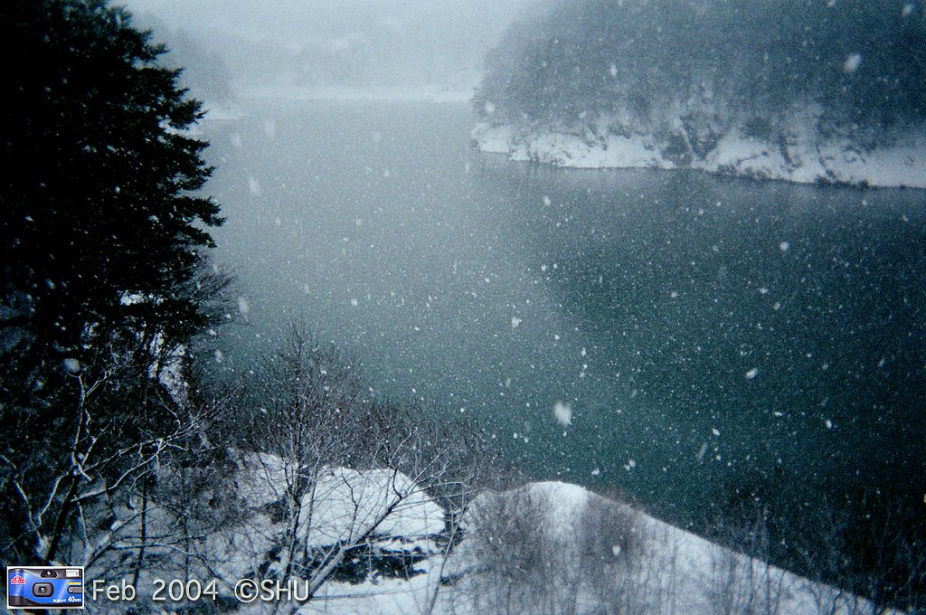 降雪の湖