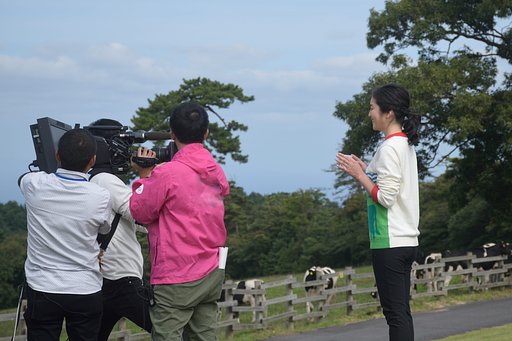実況生中継中