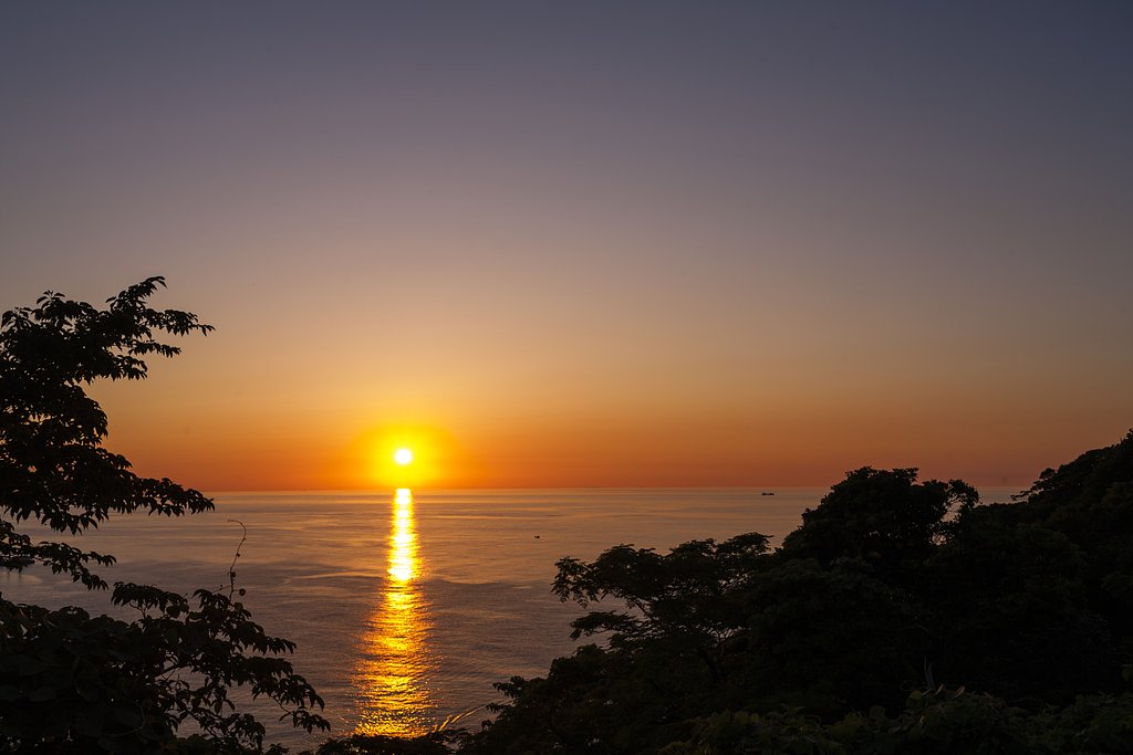 日本海の夕焼け（５D）