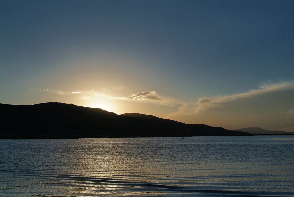チチカカ湖の夕暮れ