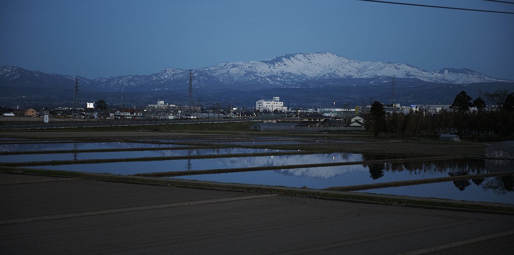 月山遠望